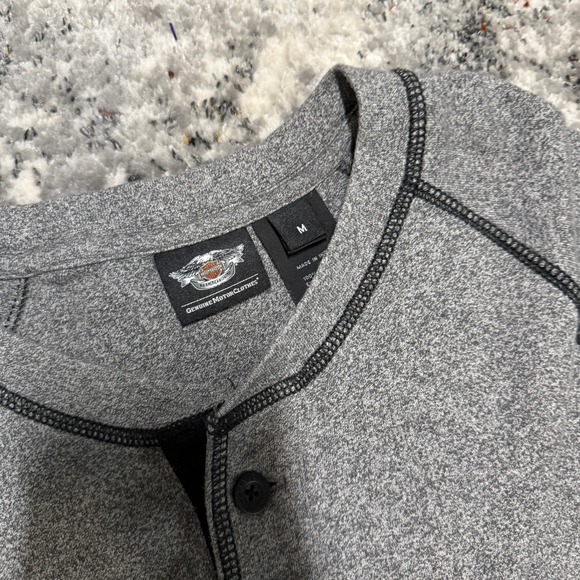 Harley-Davidson Mens Gray Long Sleeve Henley Shirt Graphic Sleeves Medium - Picture 2 of 5